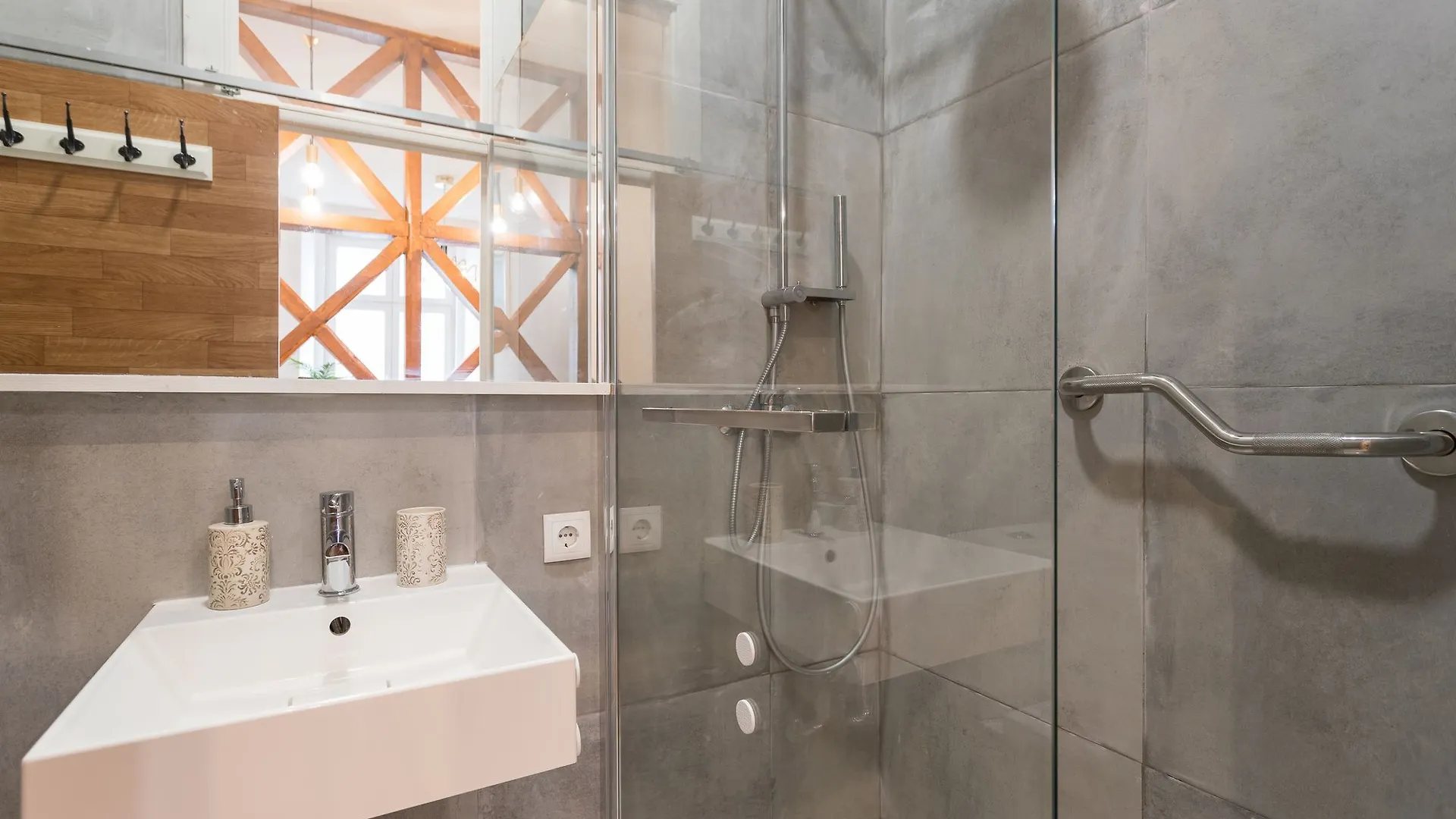 Apartment Modern Baixa By Lu Holidays Lisbon Portugal