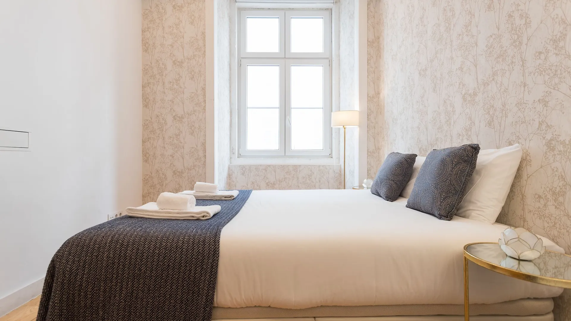 Modern Baixa By Lu Holidays Lisbon Apartment