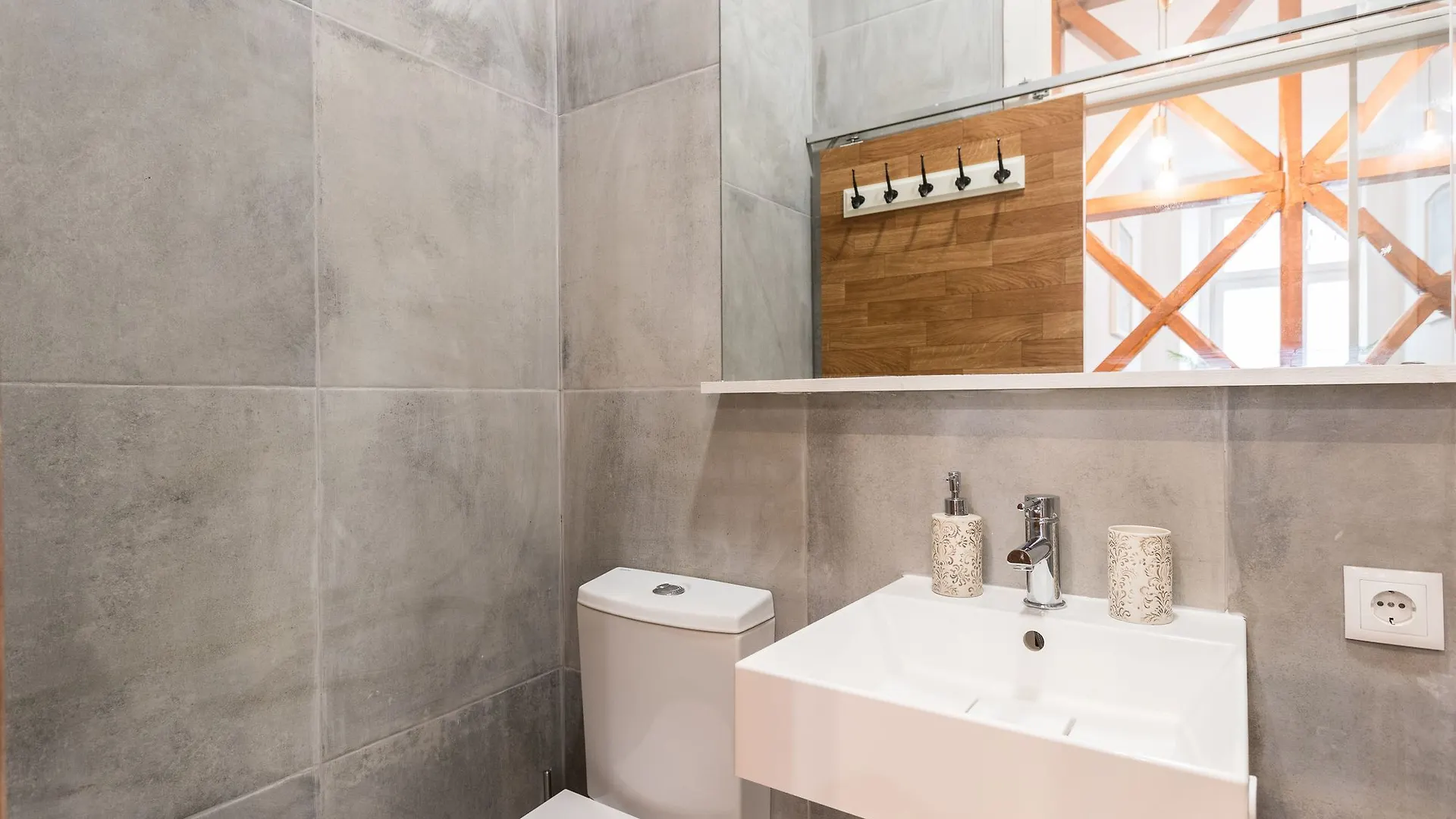 Modern Baixa By Lu Holidays Lisbon 0*,