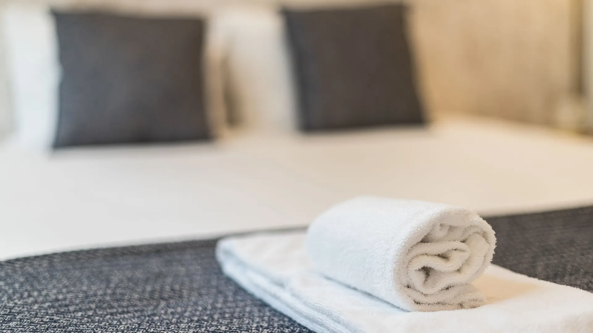 Modern Baixa By Lu Holidays Lisbon Apartment